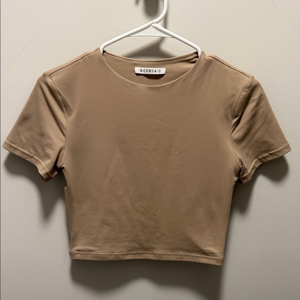 ReoRia Women's Short Sleeve Tan size small